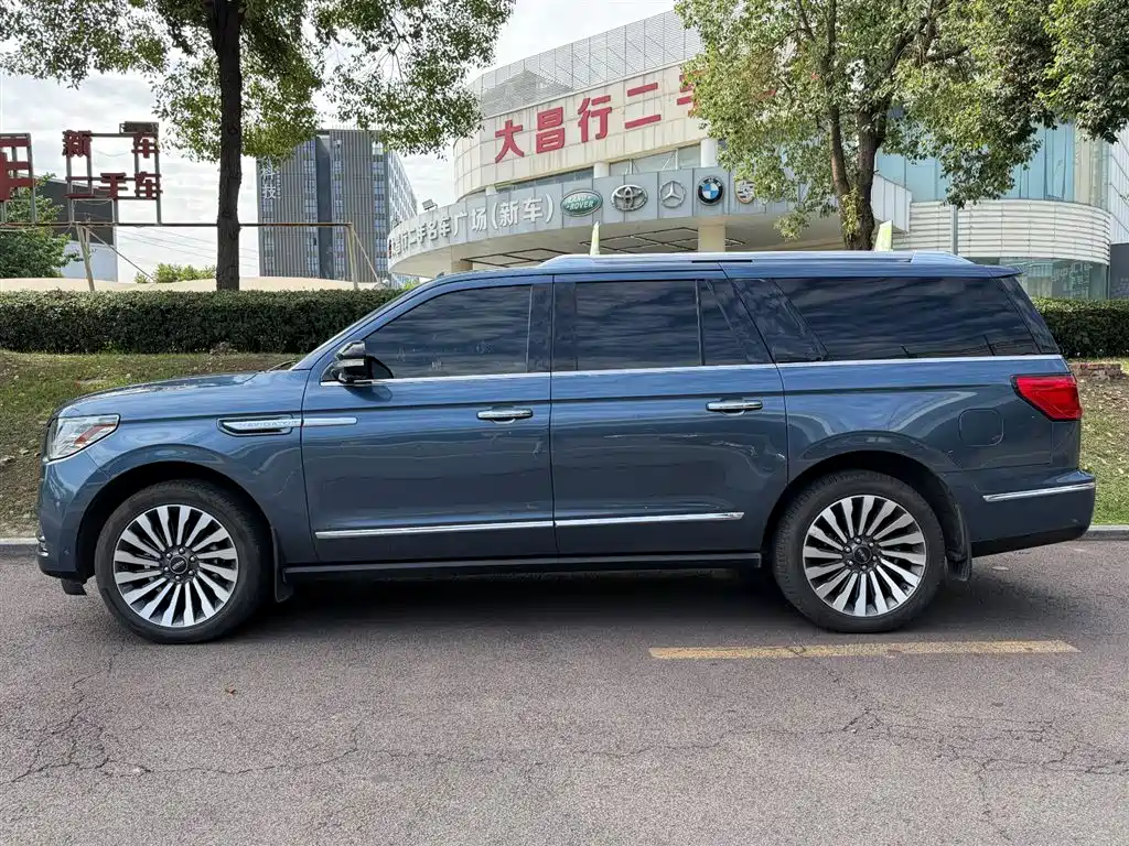 Lincoln Navigator 2019 — фото 3