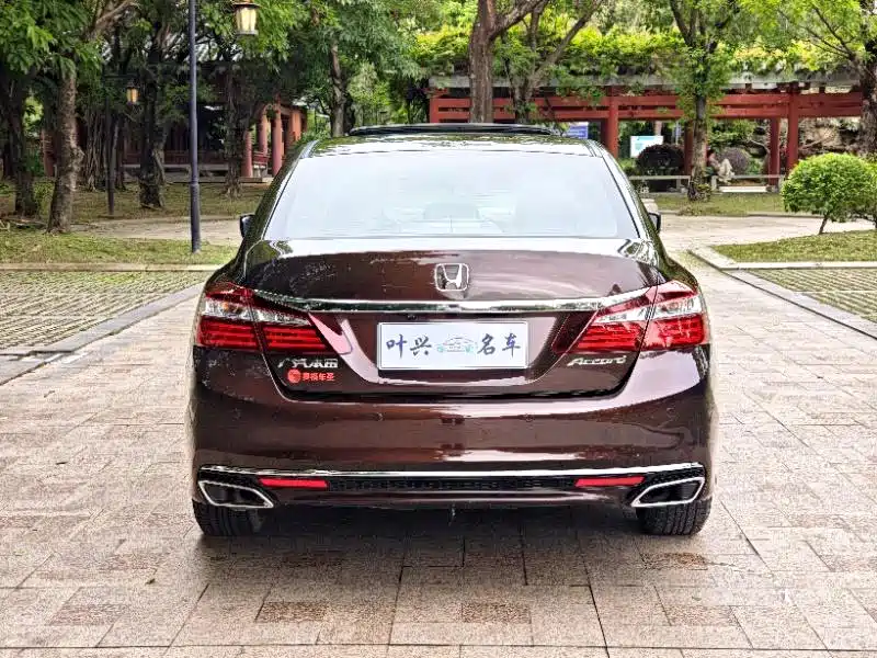 Honda Accord 2016 — фото 12