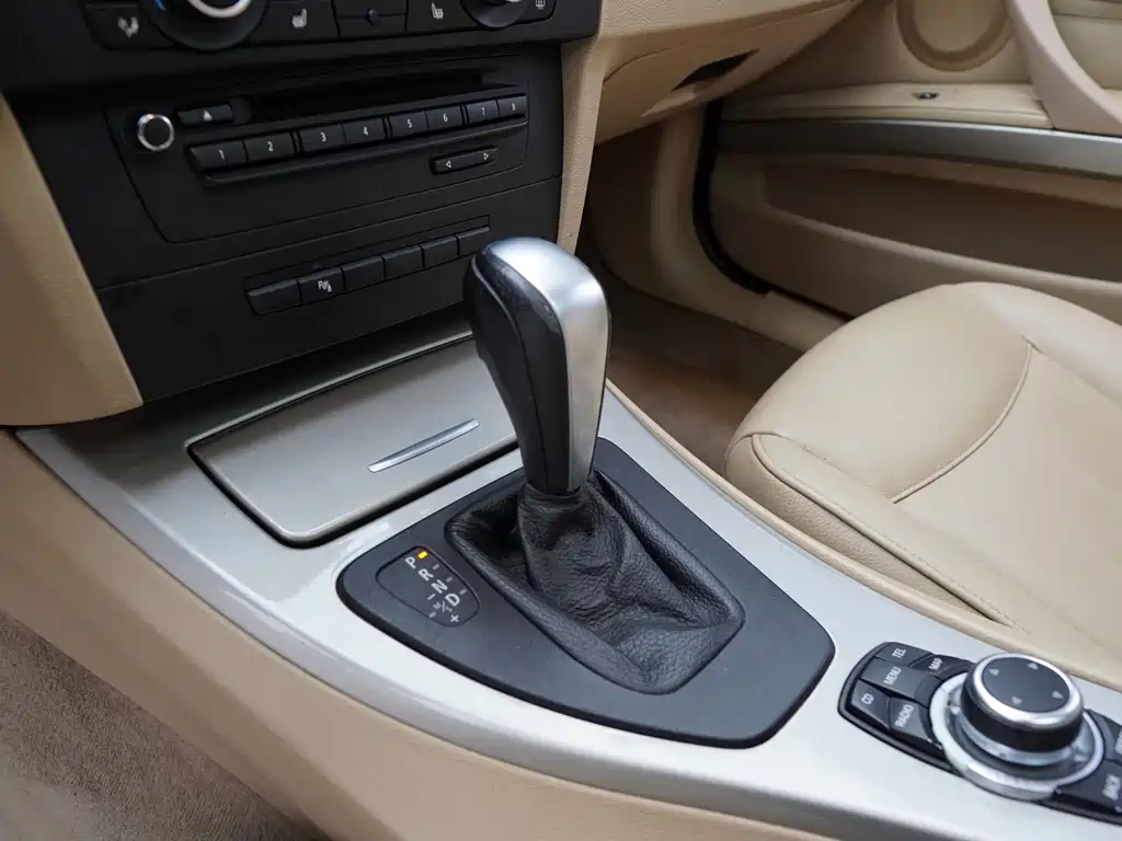 BMW 3 Series 2011 — фото 16