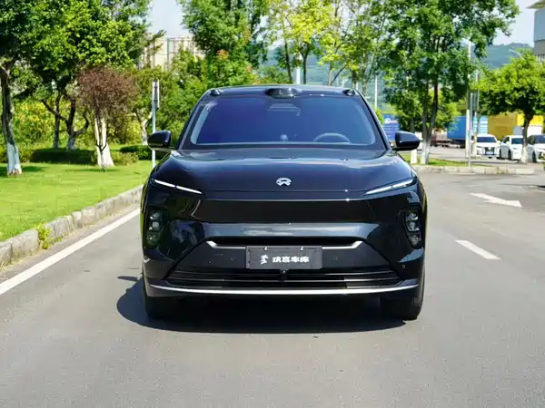 NIO ES8 2024