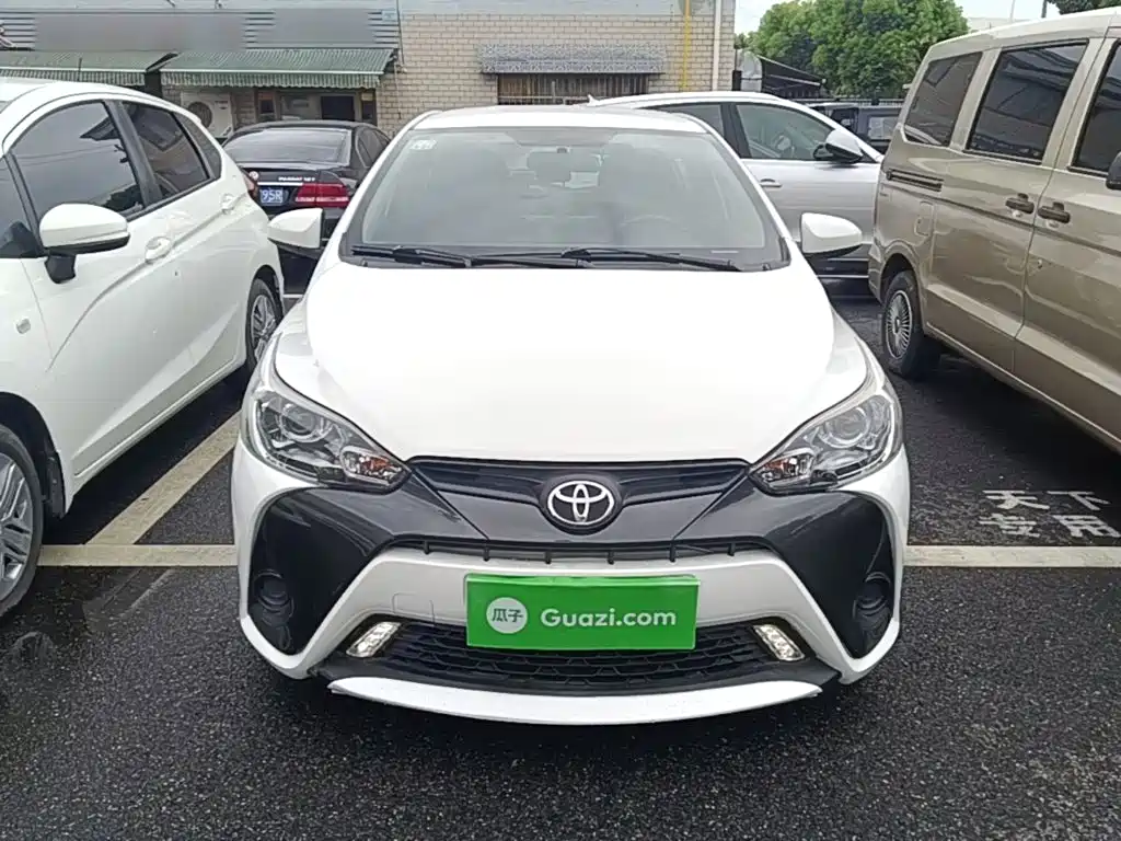 Toyota Yaris L 2021
