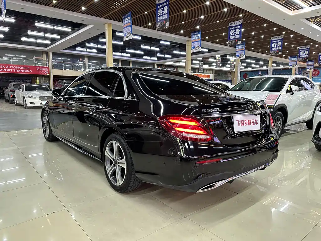 Mercedes-Benz E-Class 2018 — фото 9