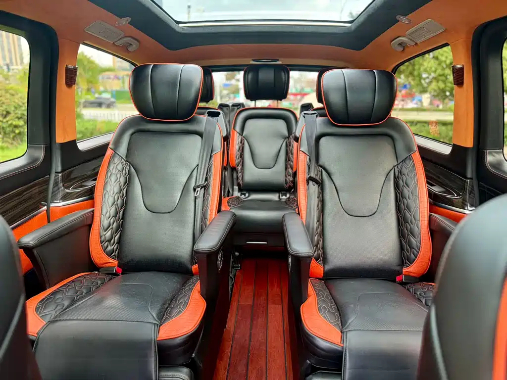 Mercedes-Benz V-Class 2018 — фото 12