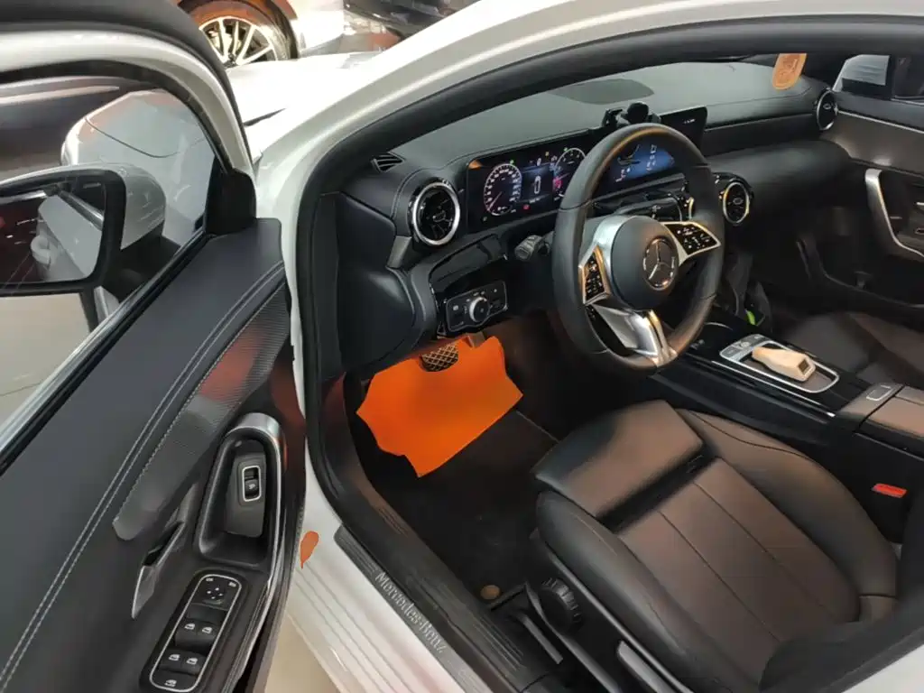 Mercedes-Benz A-Class 2024 — фото 16