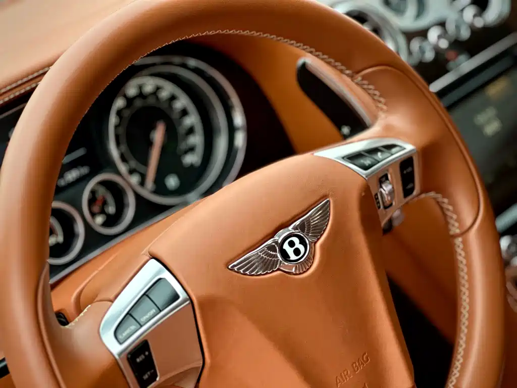 Bentley Continental 2017 — фото 8