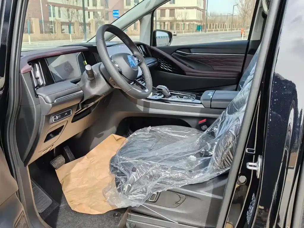 GAC Motor Trumpchi M8 2026 — фото 6