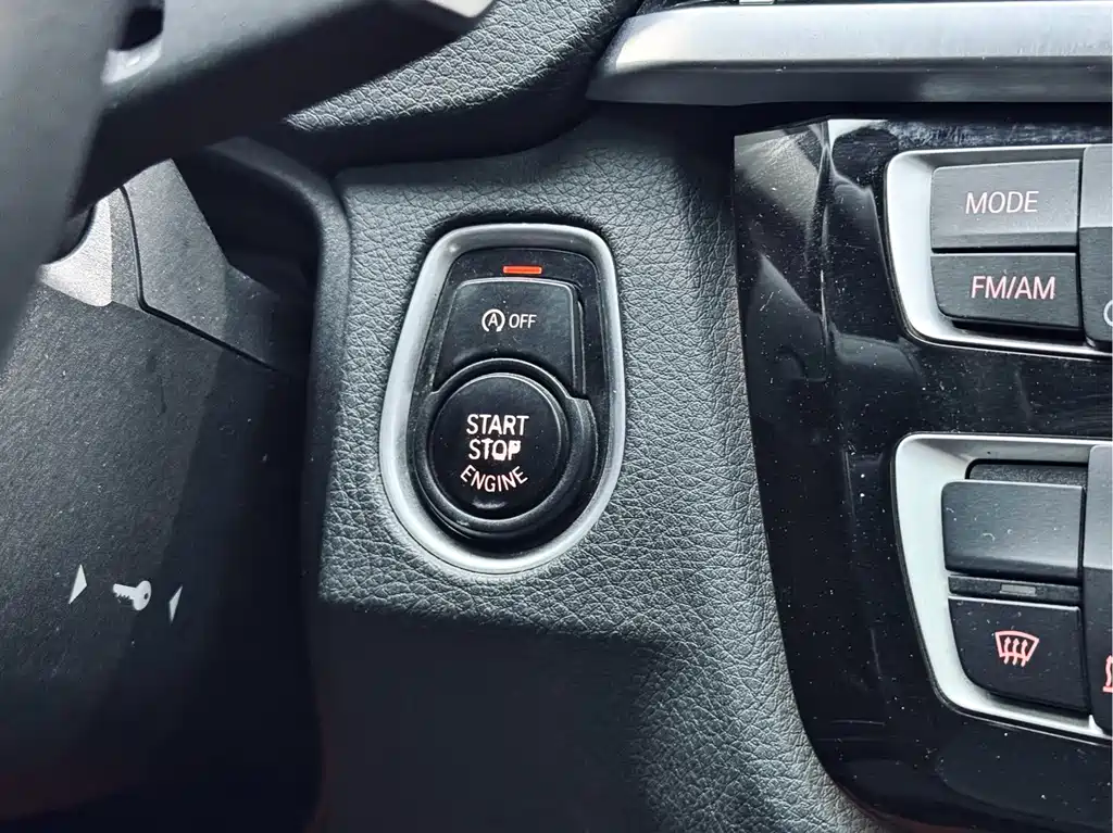 BMW 3 Series 2017 — фото 22