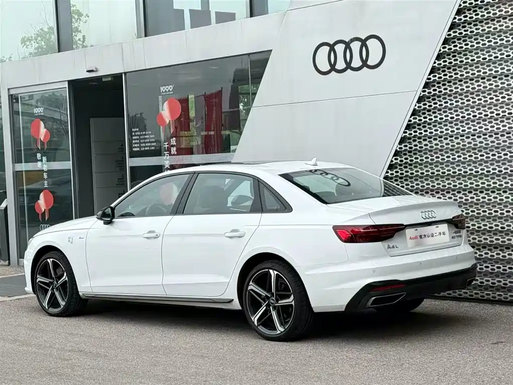 Audi A4L 2025 — фото 5