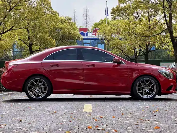 Mercedes-Benz CLA 2015