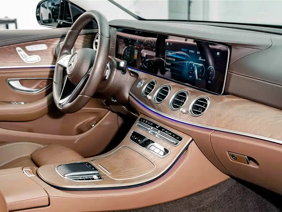 Mercedes-Benz E-Class 2022 — фото 19