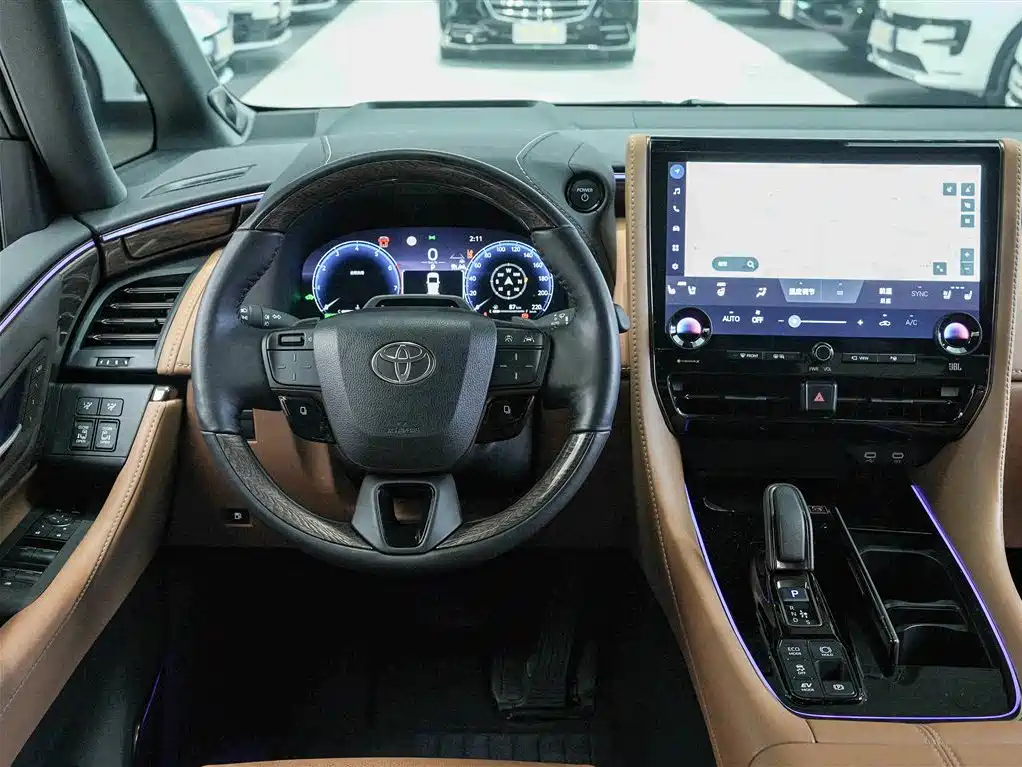 Toyota Alphard 2024 — фото 19