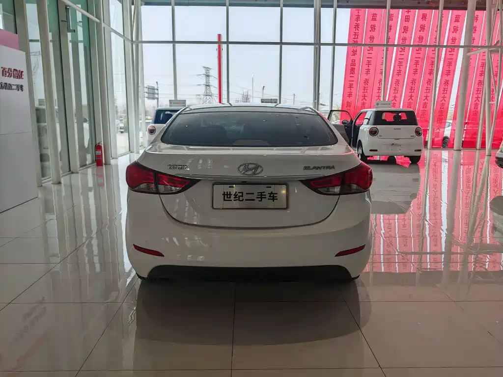 Hyundai Elantra Langdong 2018 — фото 18