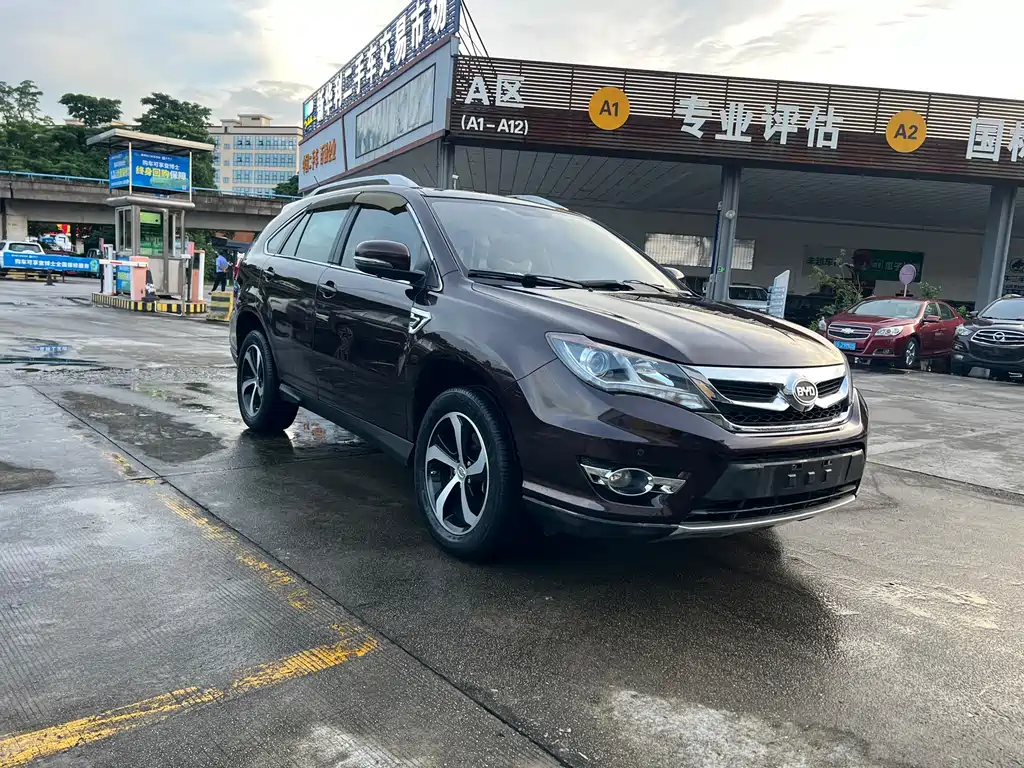 BYD S7 2015