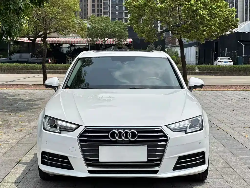 Audi A4L 2018