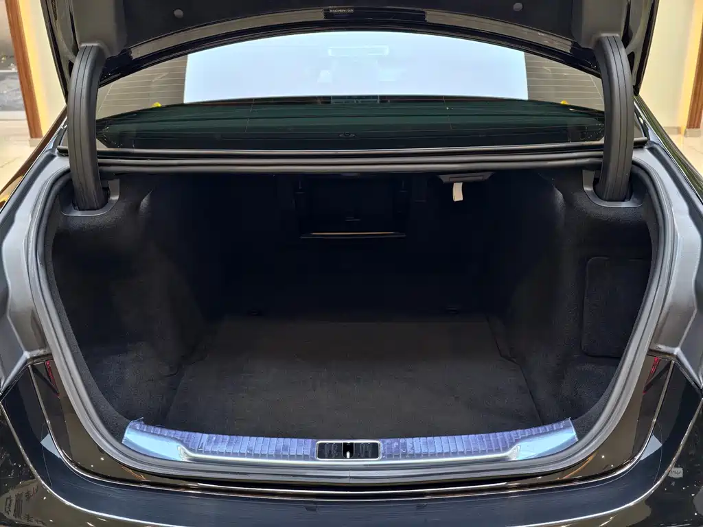 Mercedes-Benz S-Class 2023 — фото 16
