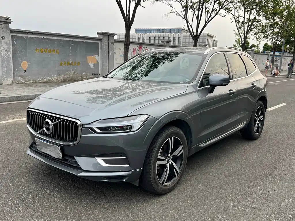 Volvo XC60 2020 — фото 1
