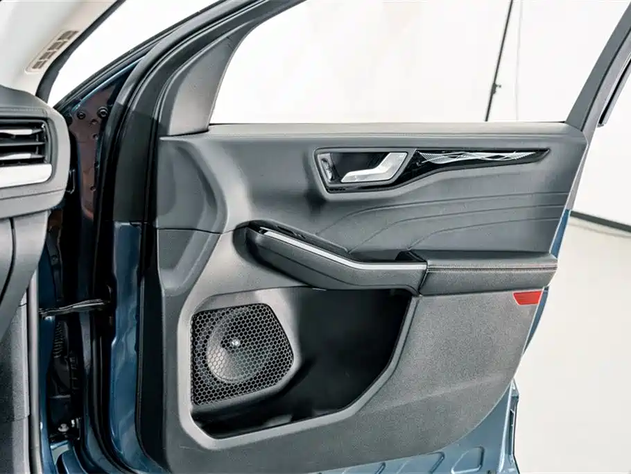 Ford Escape 2021 — фото 13
