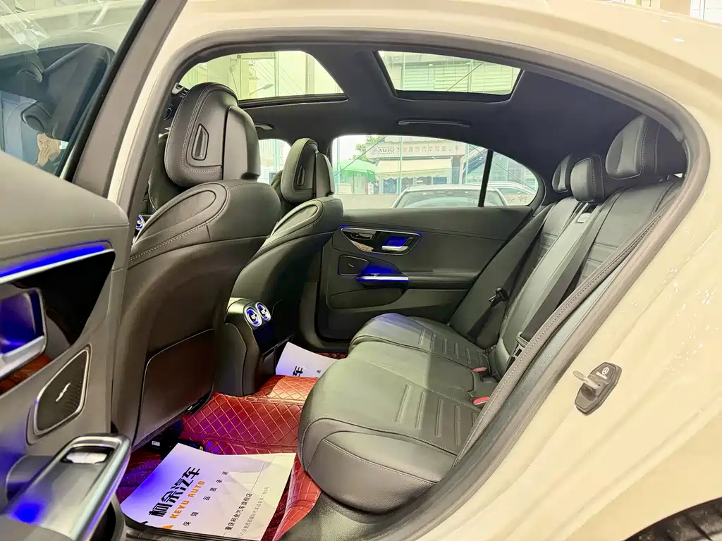 Mercedes-Benz C-Class 2023 — фото 10