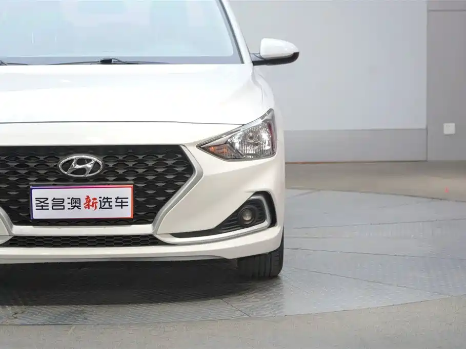 Hyundai Elantra 2019 — фото 3