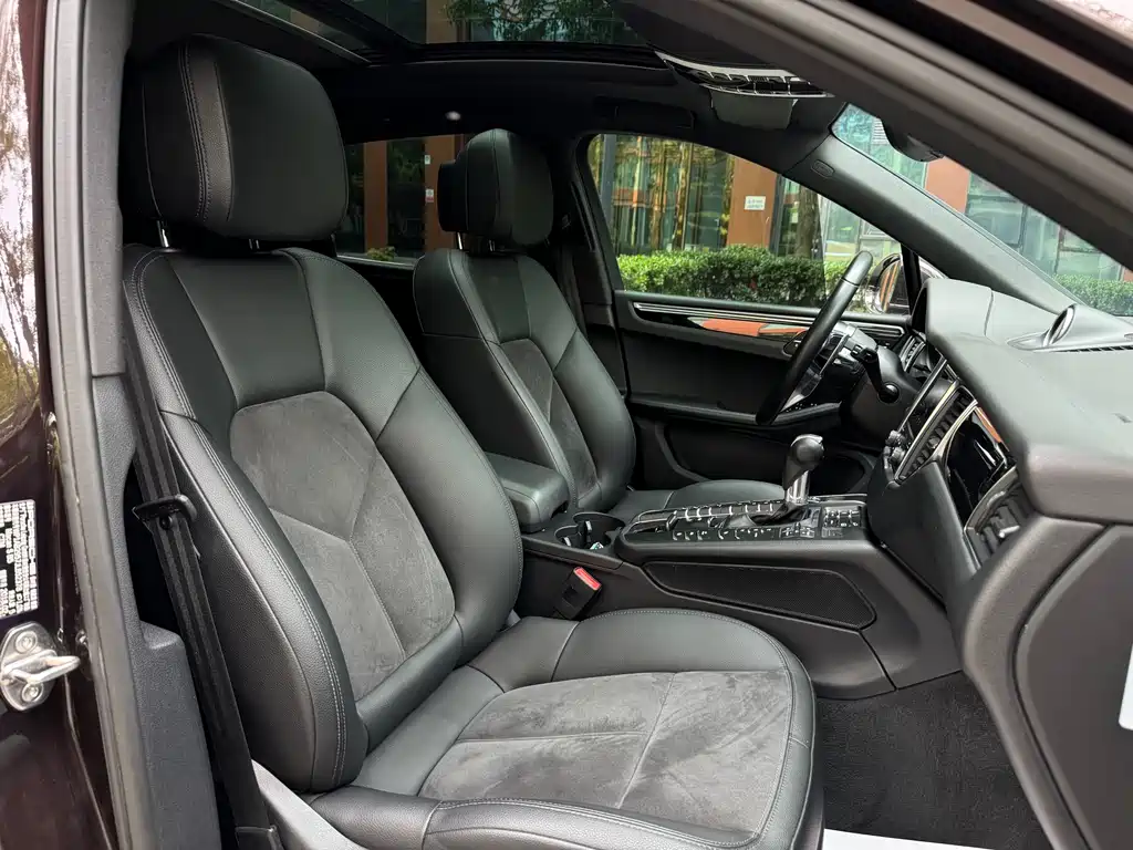 Porsche Macan 2018 — фото 11