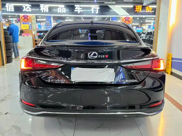 Lexus ES 2018