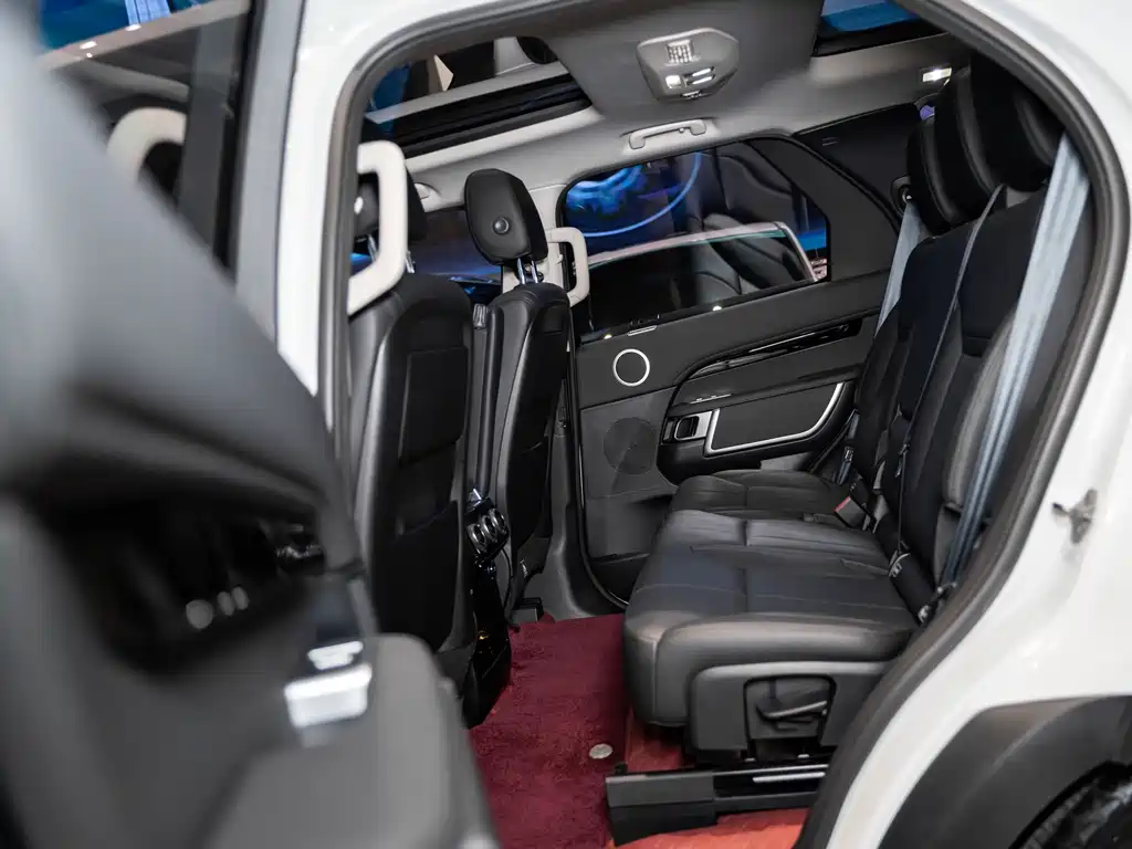 Land Rover Discovery 2019 — фото 16