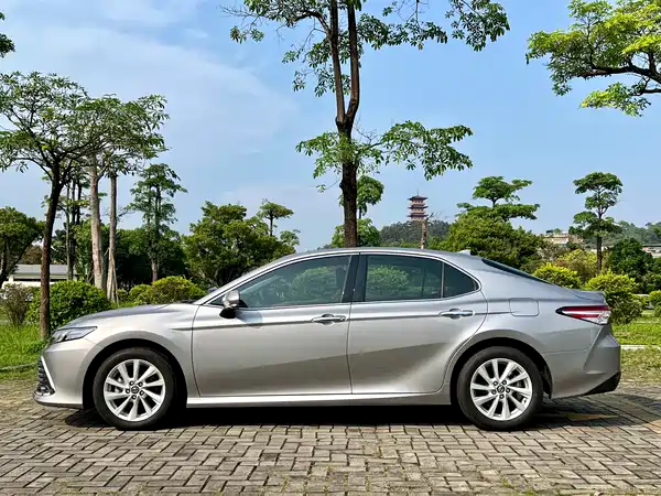 Toyota Camry 2021