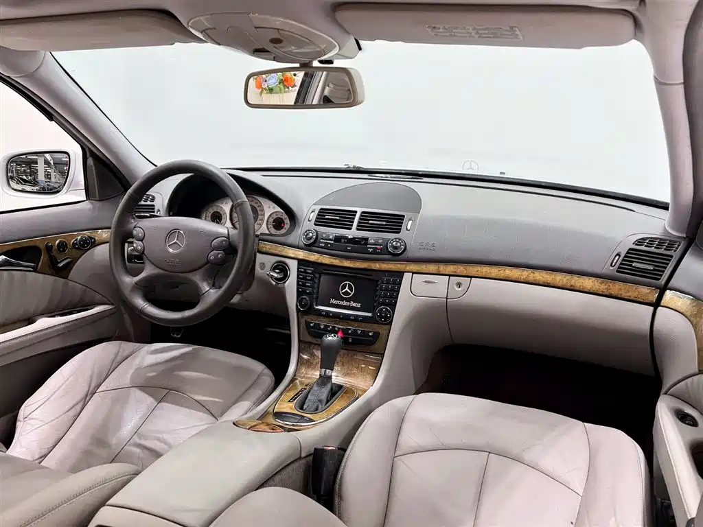 Mercedes-Benz E-Class 2008 — фото 15