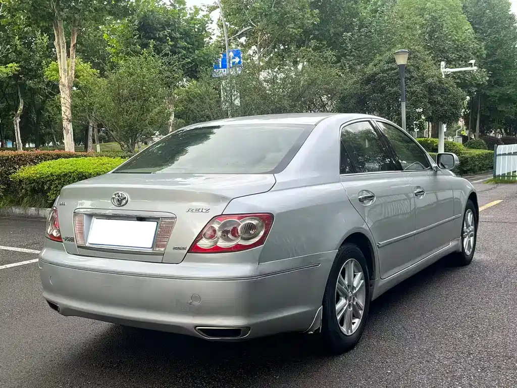 Toyota Reiz 2008