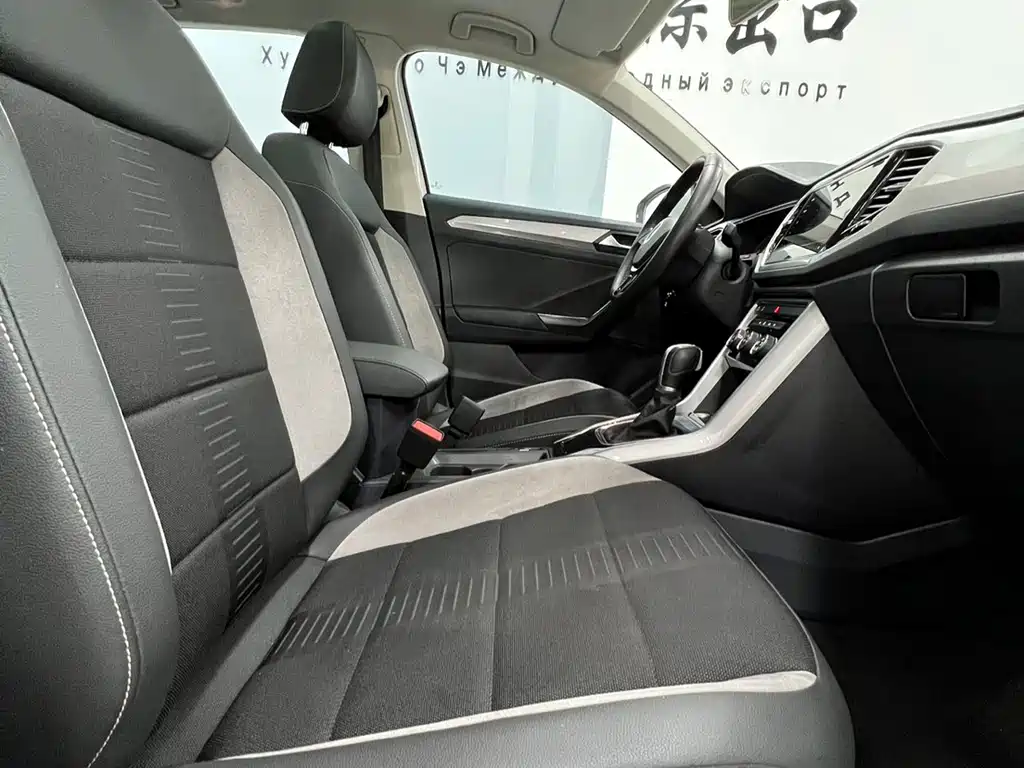 Volkswagen T-Roc 2023 — фото 10