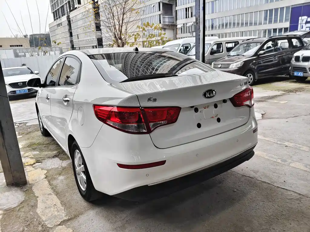 Kia K2 2016 — фото 11
