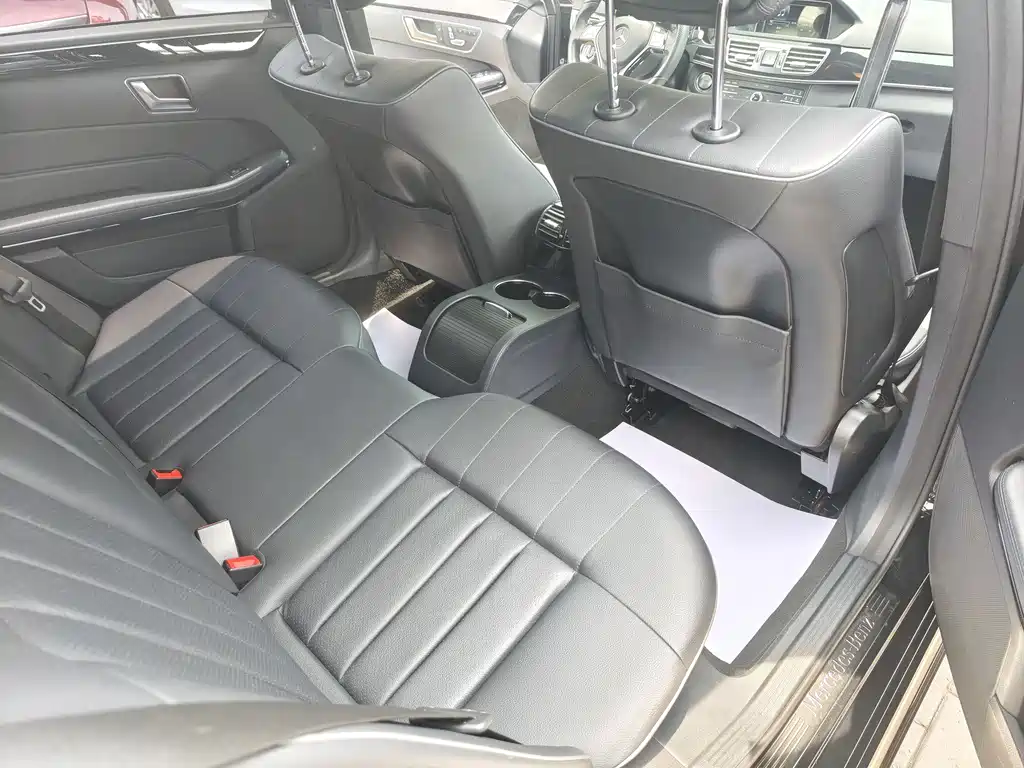 Mercedes-Benz E-Class 2015 — фото 12
