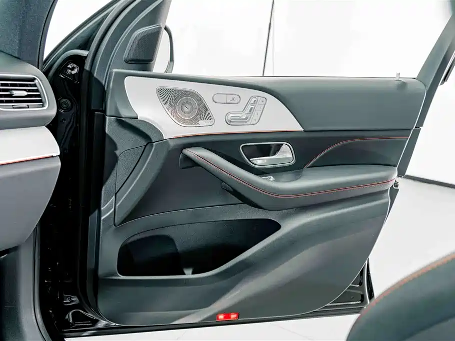 Mercedes-Benz GLE AMG 2025 — фото 16