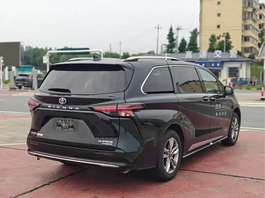 Toyota Sienna 2021 — фото 10