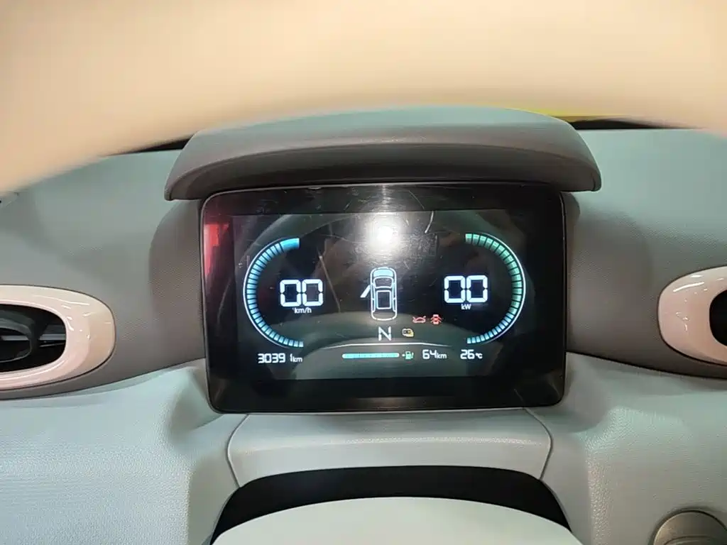 Leapmotor Zero Running T03 2024 — фото 12