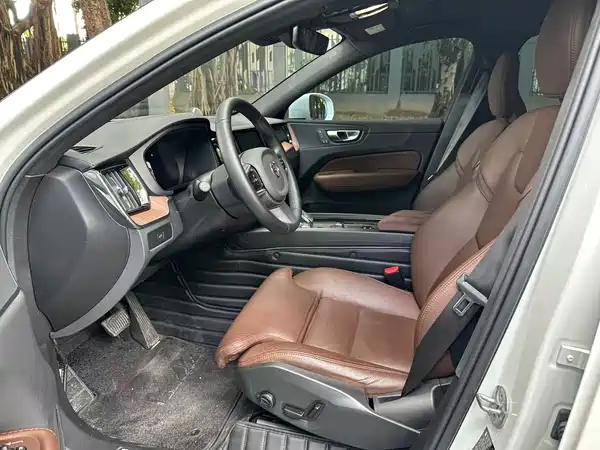 Volvo XC60 2023