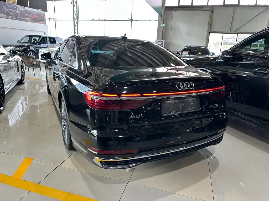 Audi A8 2024