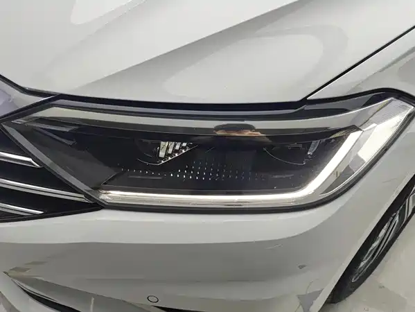 Volkswagen Sagitar 2022