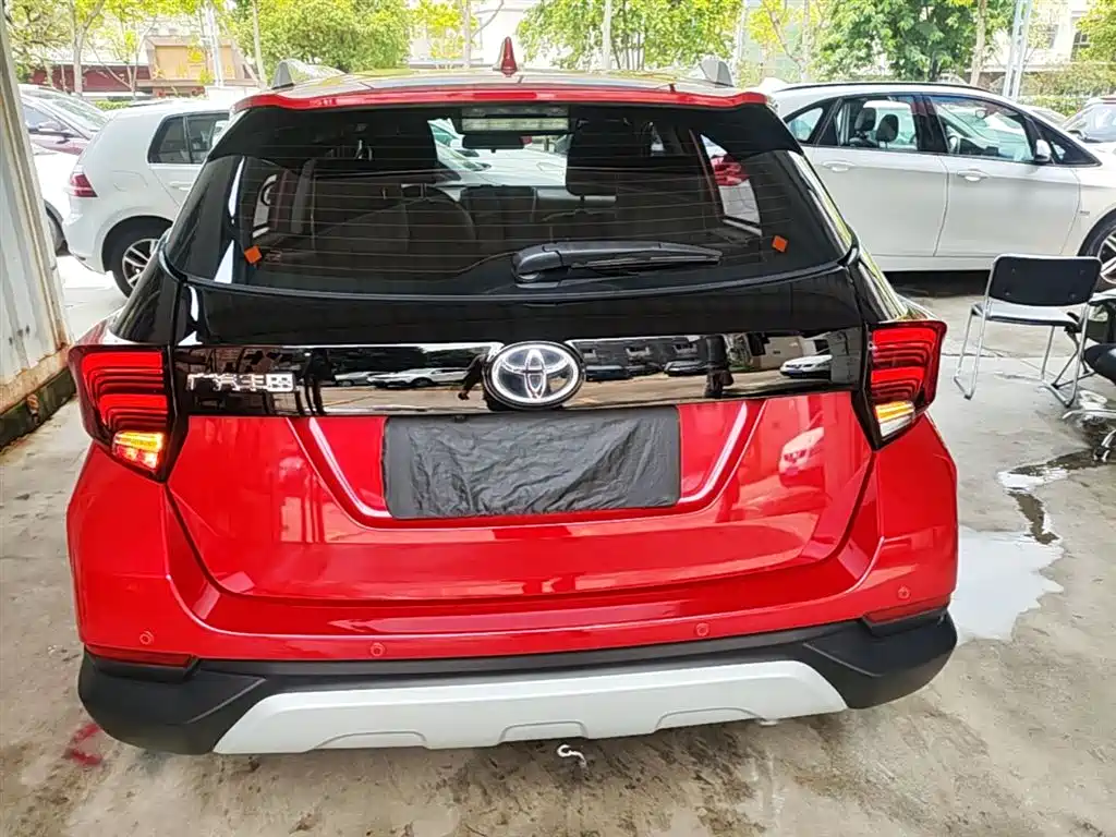 Toyota Yaris L 2021 — фото 6
