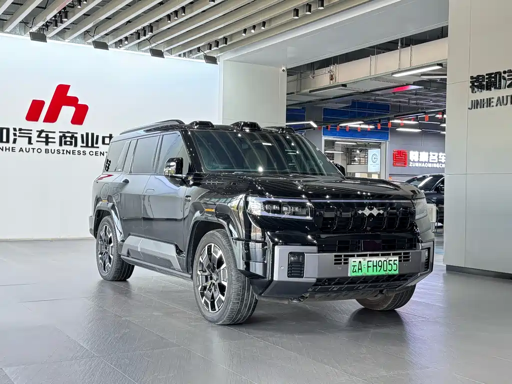 Fang Cheng Bao Leopard 8 2025