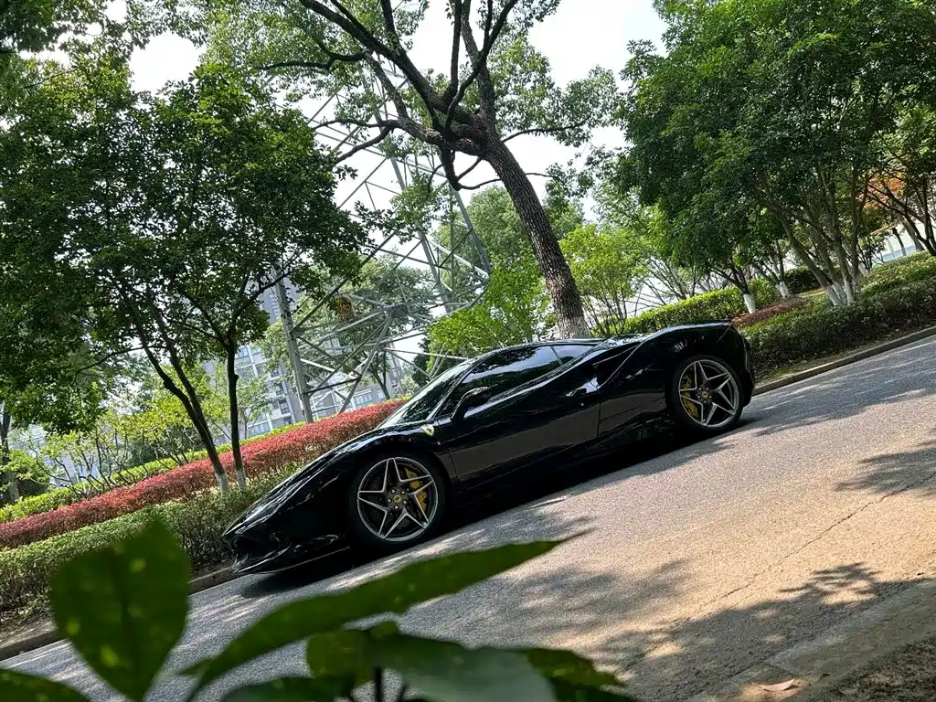 Ferrari F8 2022 — фото 9