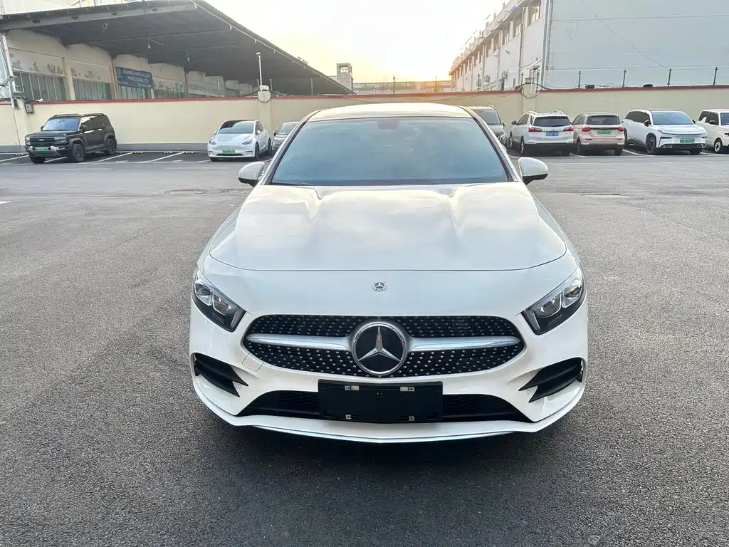 Mercedes-Benz A-Class 2023 — фото 2