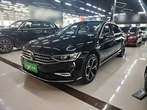 Volkswagen Magotan 2025
