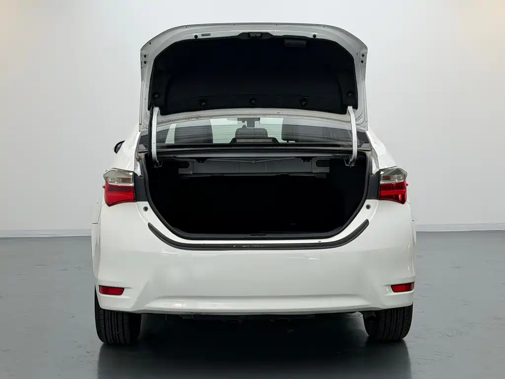 Toyota Corolla 2017 — фото 14
