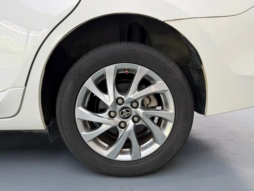 Toyota Corolla 2017 — фото 19