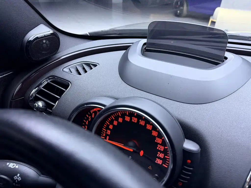 MINI Clubman 2016 — фото 16