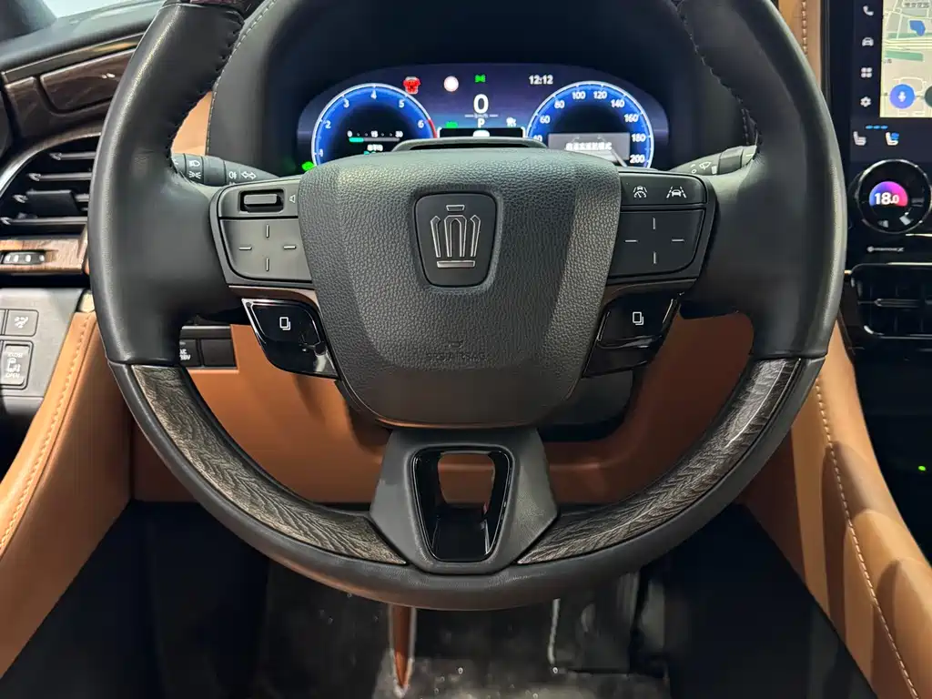 Toyota Vellfire 2023 — фото 18