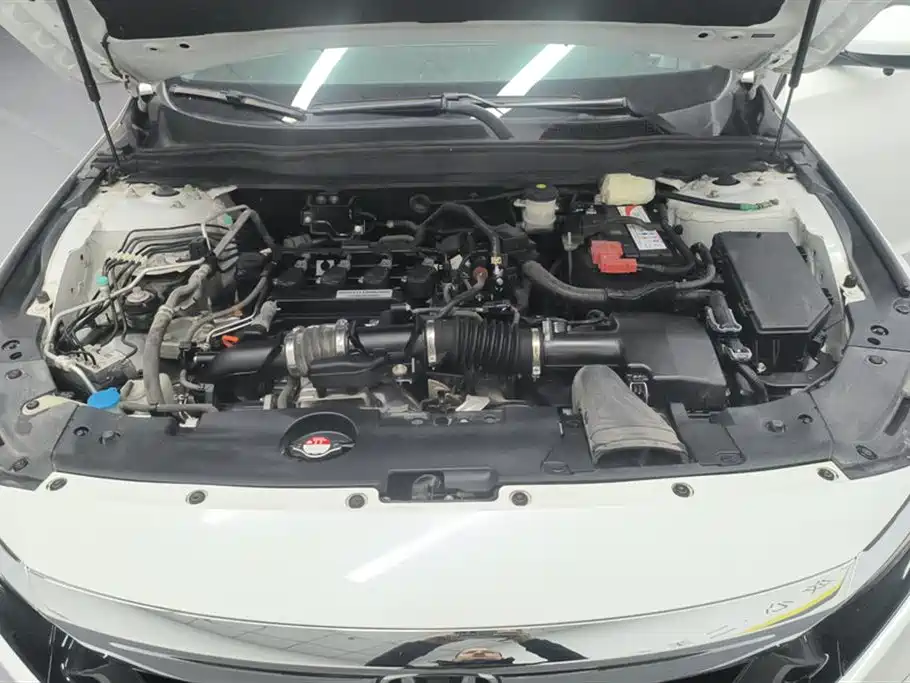 Honda Accord 2018 — фото 10
