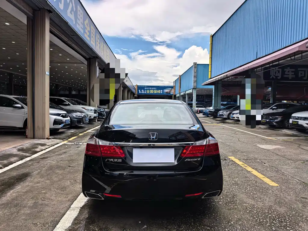 Honda Accord 2016 — фото 12