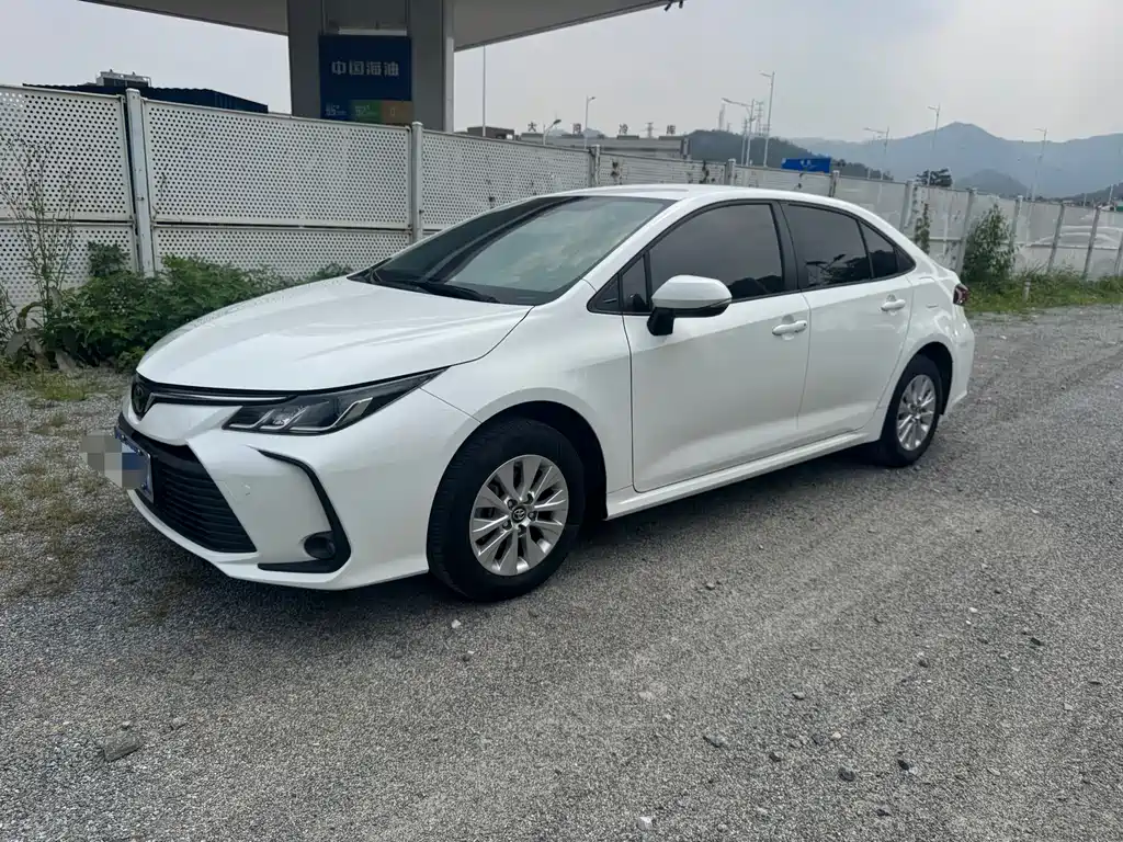 Toyota Corolla 2022 — фото 1